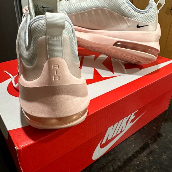 WMNS AIR MAX AXIS 'WASHED CORAL AURA'. Warn only once. Great Condition - Picture 11 of 14